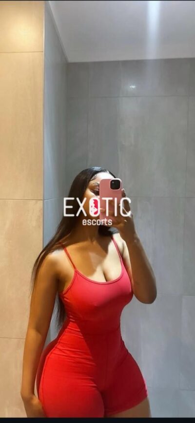 Sweetie – Your Ultimate Curvy Dream 🌸