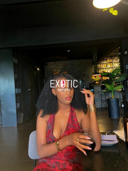 Kenia Isimbi — 5